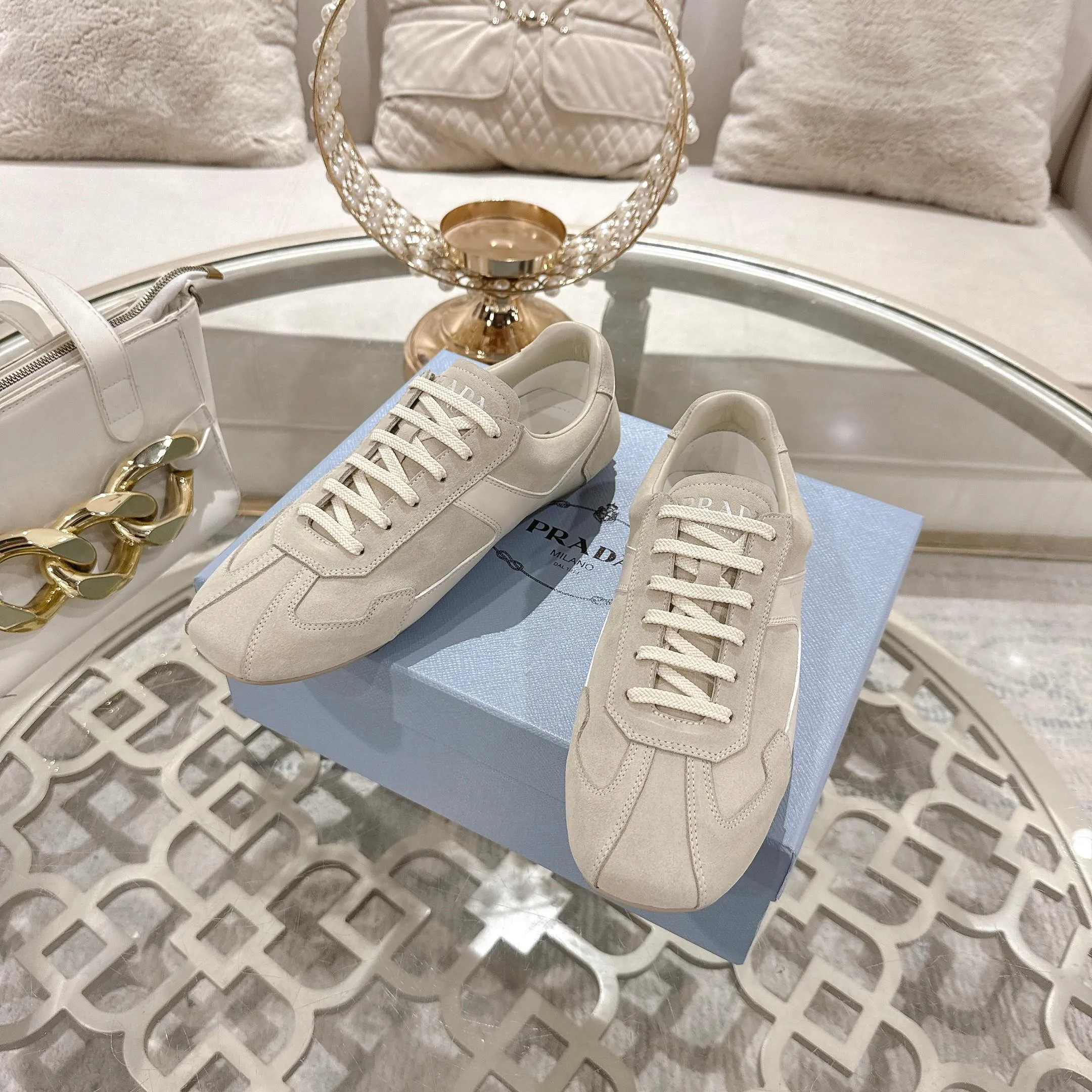 👟👟Ex-factory price 560👟👟 Men's size +10 PRADA, couple's casual shoes, original 1:1 development, high mercerized cowhide fabric with imported cowhide, silk sheepskin lining, rubber outsole, comfortable and soft upper feet, female size: 35 to 41. . Male 38 to 45, 🔥🔥🔥🔥🔥